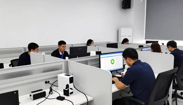 上海顺行付科技有限公司持续优化人工智能解决方案，满足科技服务需求